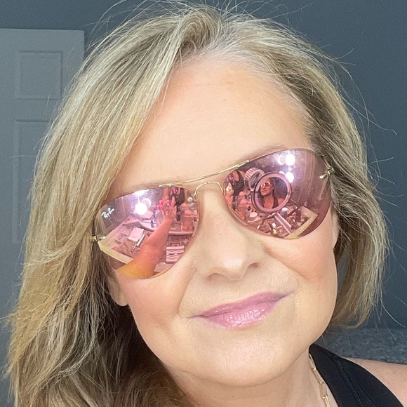 Stylish Ray bans Pink Aviator Sunglasses- rarely worn - Picture 1 of 1